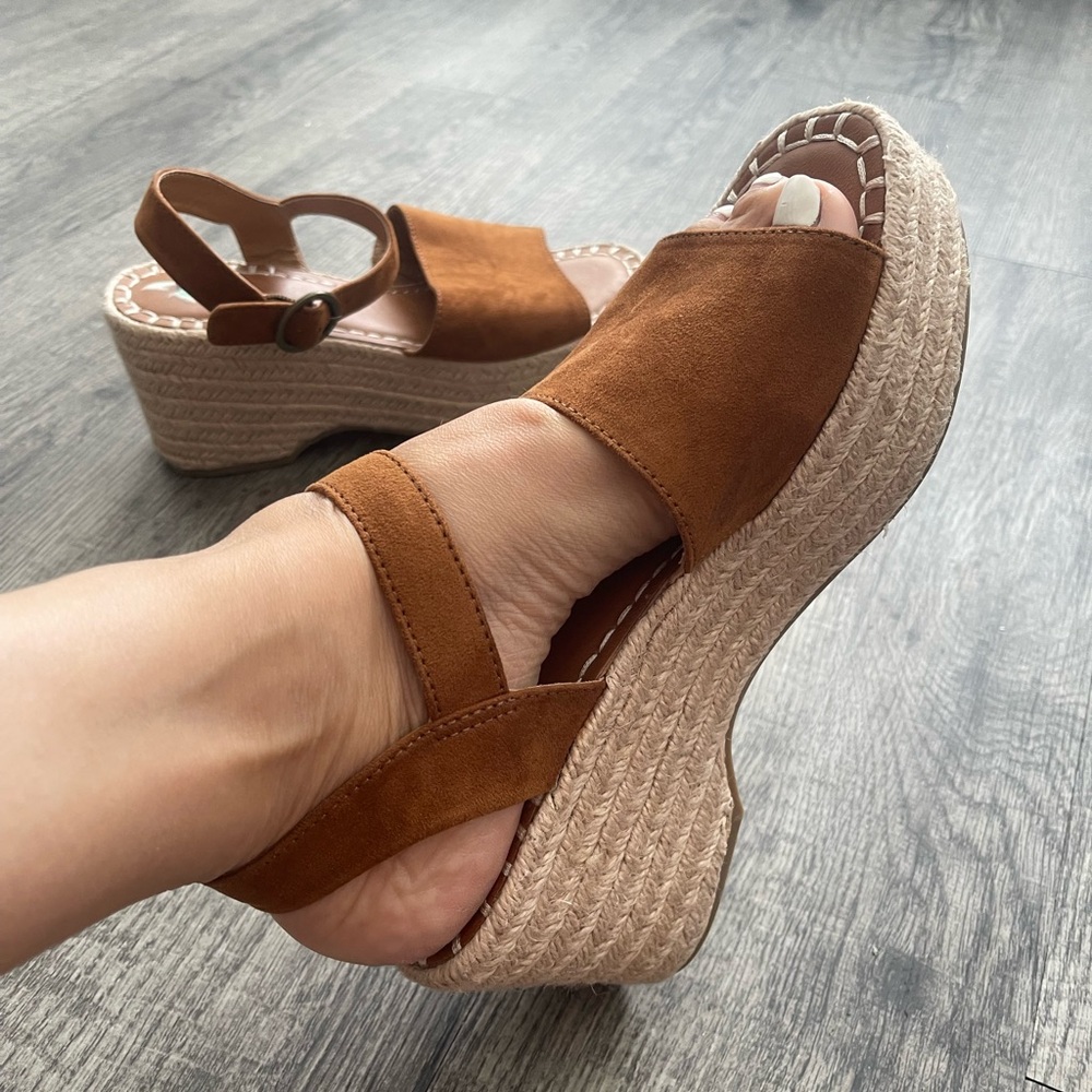 Chic Brown Espadrille Wedge Sandals